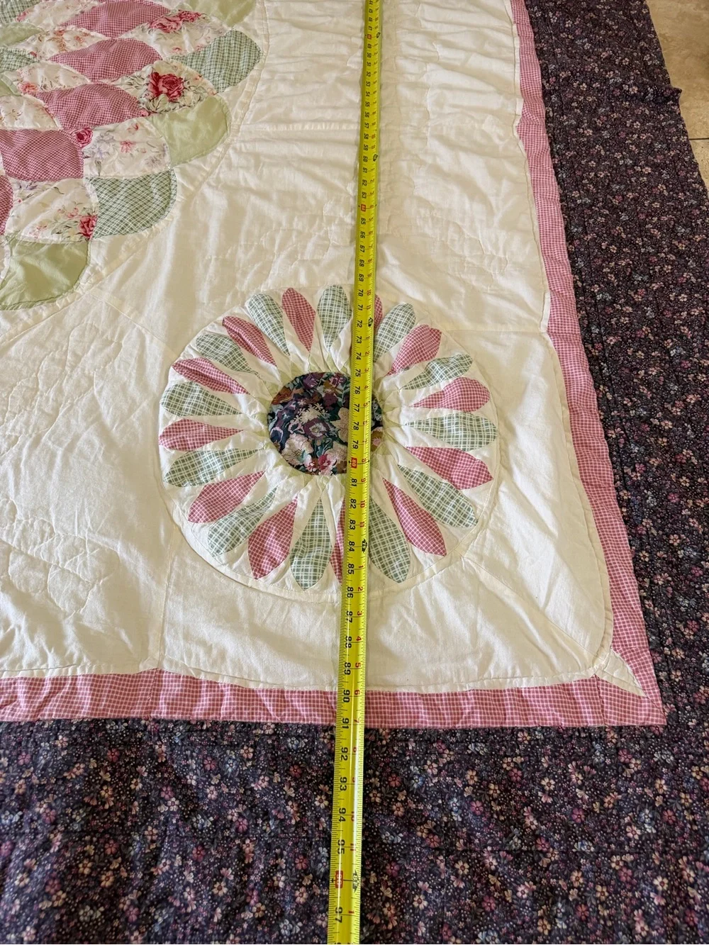 Vintage King Dalia Medallion Quilt, Handcrafted & Machine Made Farmhouse Cottage